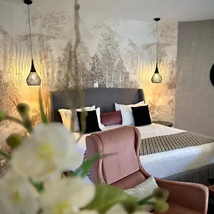 https://the-palms-luxury-boutique-hotel.hotelsdakar.com